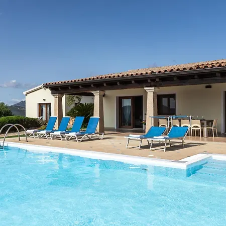 Villa Bouganvillae Cugnana